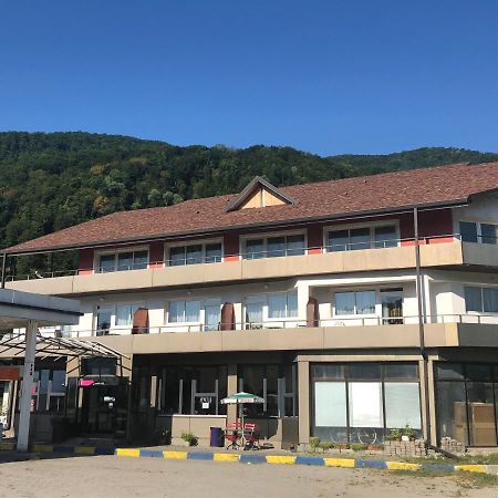 Hotel Time-Out - Valea Oltului Balota  Exteriér fotografie