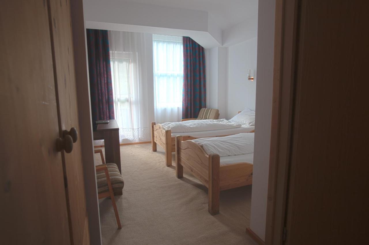 Hotel Time-Out - Valea Oltului Balota  Exteriér fotografie